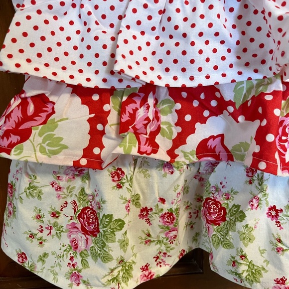 NWT Simply Whimsical Handcrafted, half Apron. Style = Valentine Truffle. - Picture 4 of 12
